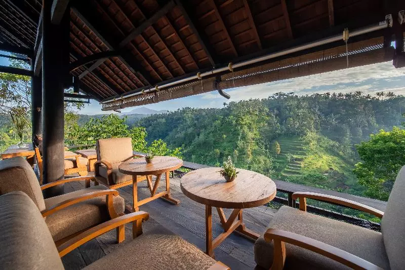 Hotelli Buahan, A Banyan Tree Escape