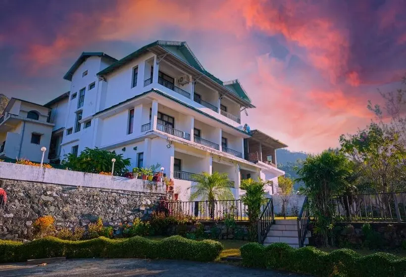 Hotelli Treebo Spring Birds