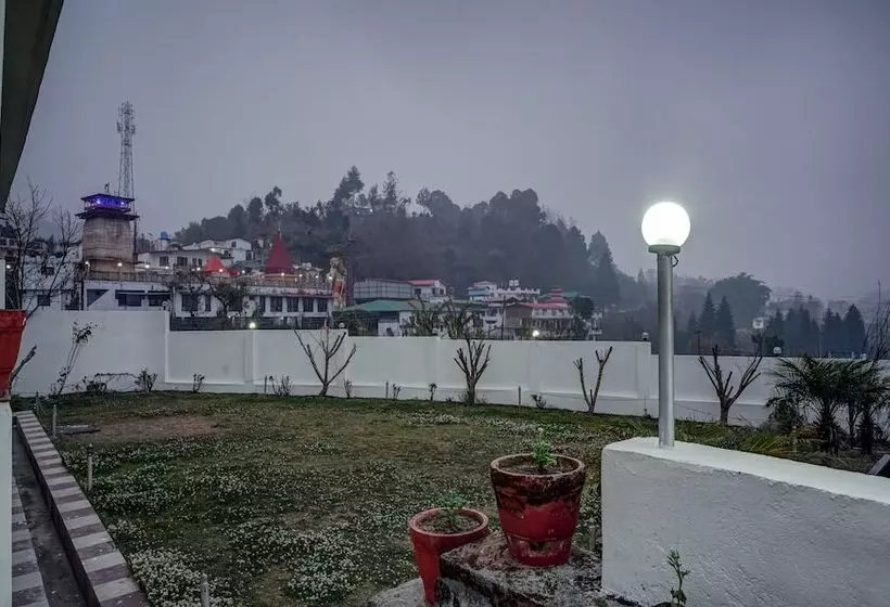 Hotelli Treebo Spring Birds