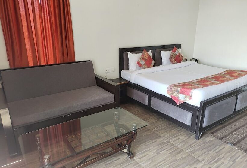 Отель Treebo Spring Birds