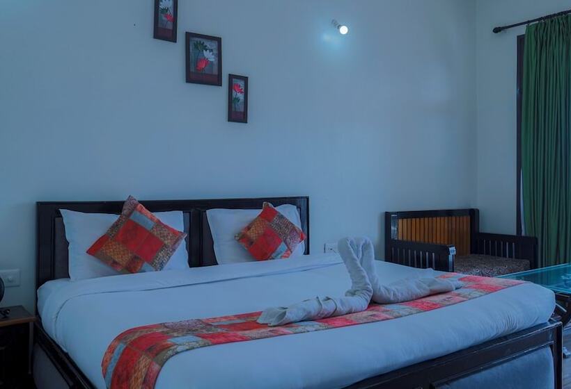 Отель Treebo Spring Birds