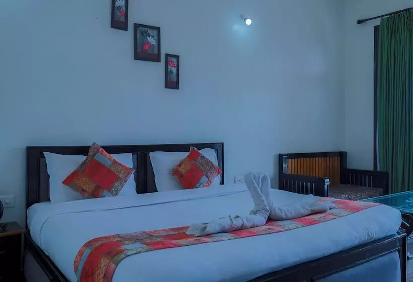 Hotelli Treebo Spring Birds