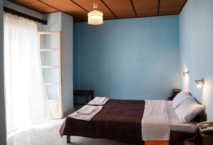 Room In Bb Apraos Bay Hotel In Kalamaki Beach, 100m From The Lovely Sandy Beach