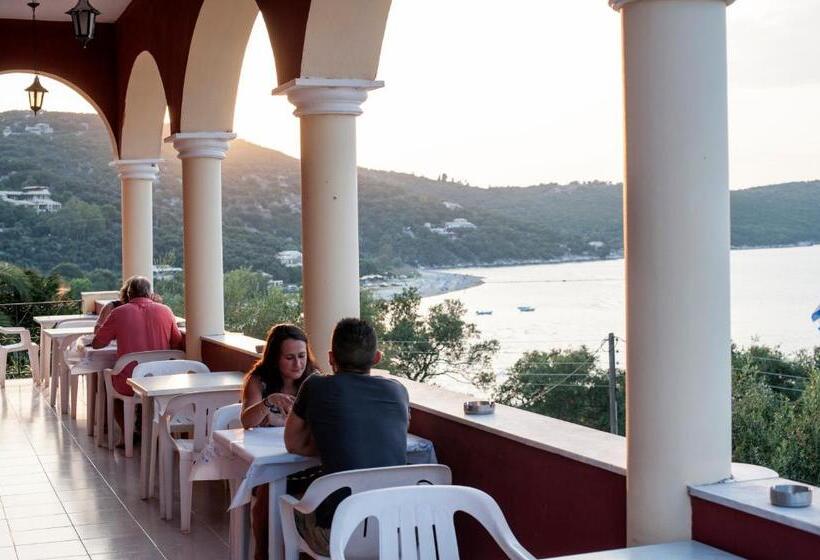 Room In Bb Apraos Bay Hotel In Kalamaki Beach, 100m From The Lovely Sandy Beach