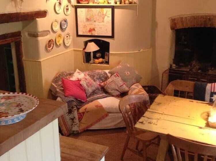 Beautiful 6 Bed Home In Brecon