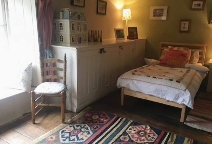 Beautiful 6 Bed Home In Brecon