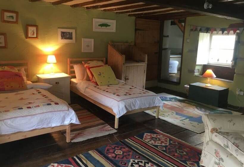 Beautiful 6 Bed Home In Brecon