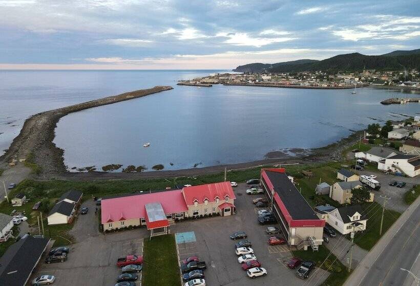 בית מלון כפרי Auberge Le Caribou