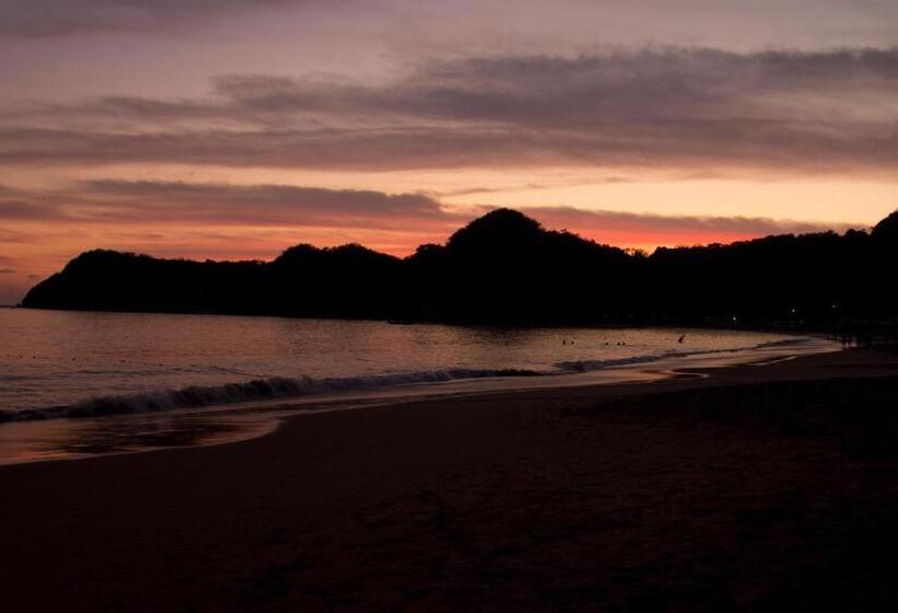 Отель Bungalows Las Arenas