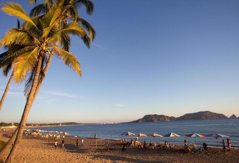 Отель Bungalows Las Arenas