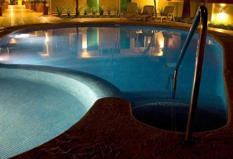 Отель Bungalows Las Arenas