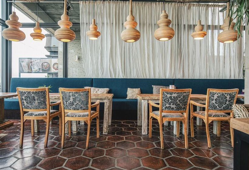 Hotel Tropical Hideaway