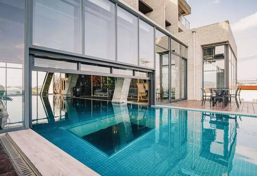 Hotelli Tropical Hideaway