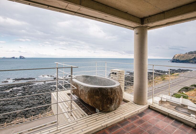 Hotel Tropical Hideaway