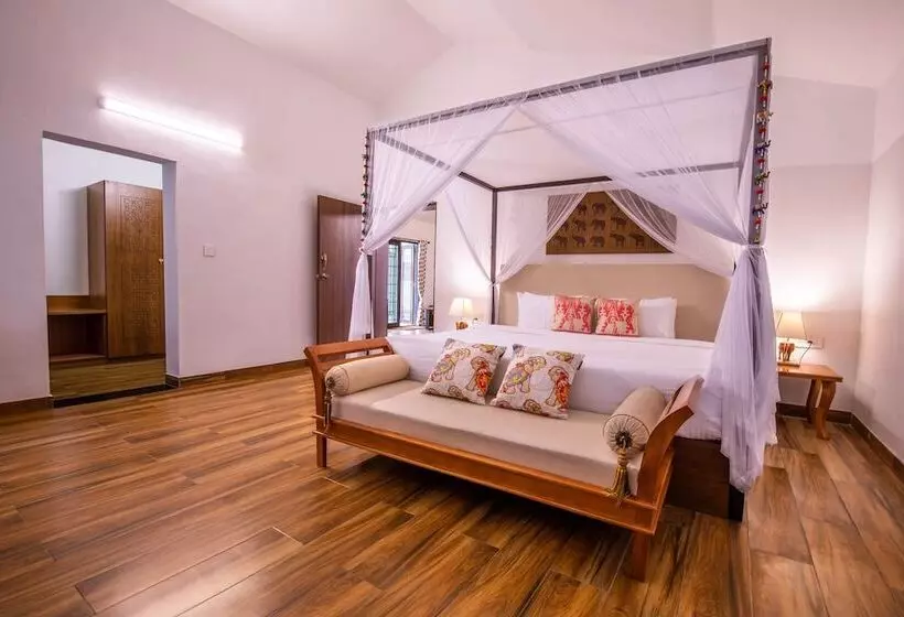 Hotelli Tuskers Hill By Poppys Anaikatti