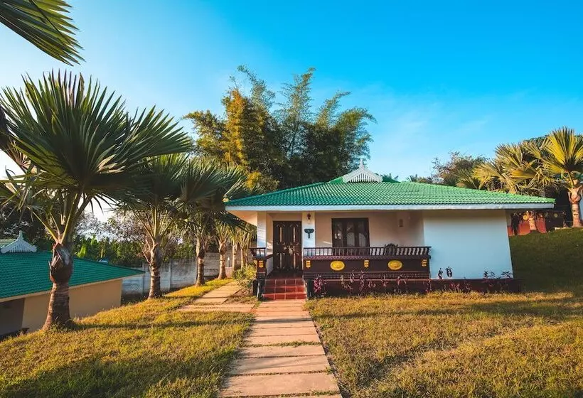 Hotelli Tuskers Hill By Poppys Anaikatti