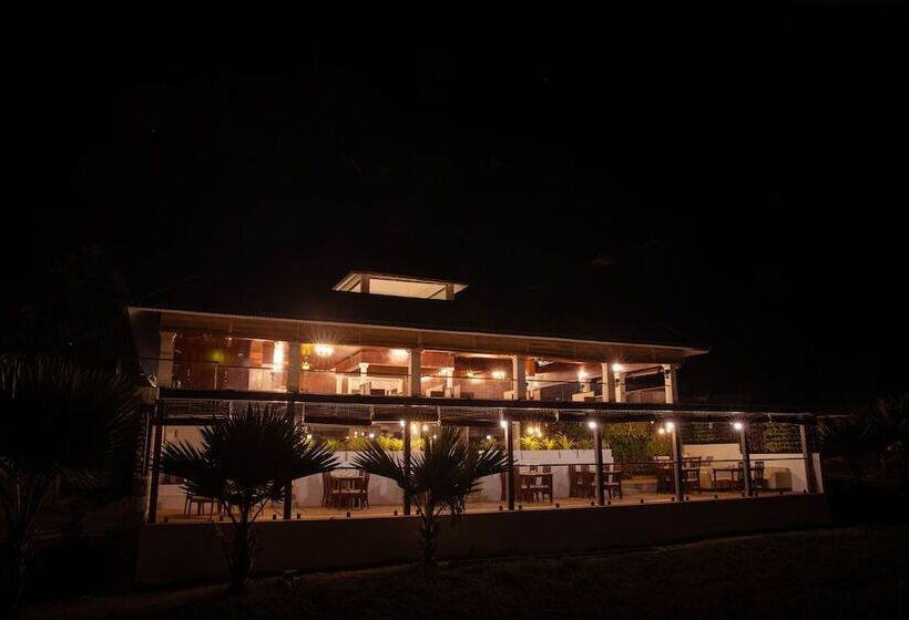 בית מלון כפרי Tuskers Hill By Poppys Anaikatti