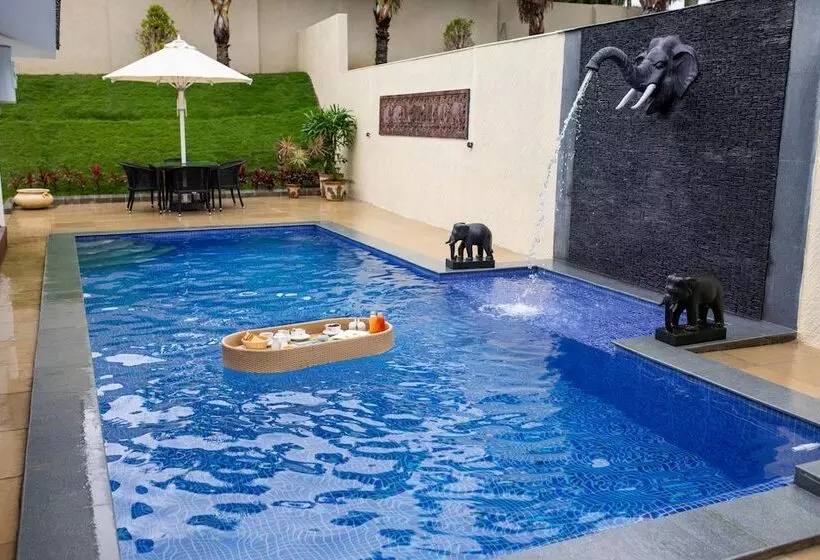 Hotelli Tuskers Hill By Poppys Anaikatti