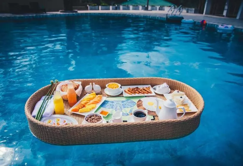 Hotelli Tuskers Hill By Poppys Anaikatti