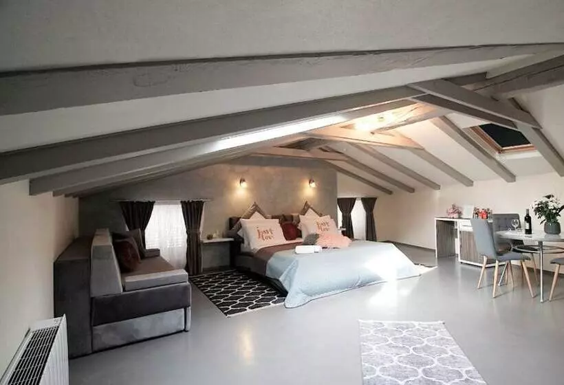 پانسیون Alessio Premium Rooms Quadruple No 7