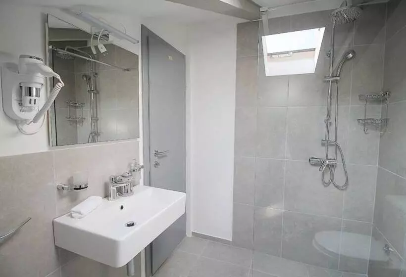 پانسیون Alessio Premium Rooms Quadruple No 7