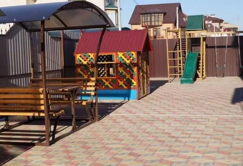 Majatalo Guest House Semeyniy