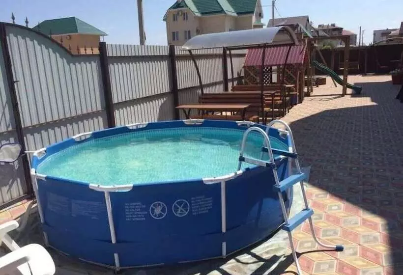 Majatalo Guest House Semeyniy
