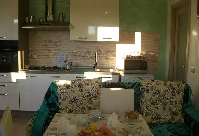 ペンション Room In Guest Room   S Olivariu Village Affittacamere   King Room With Garden View 2