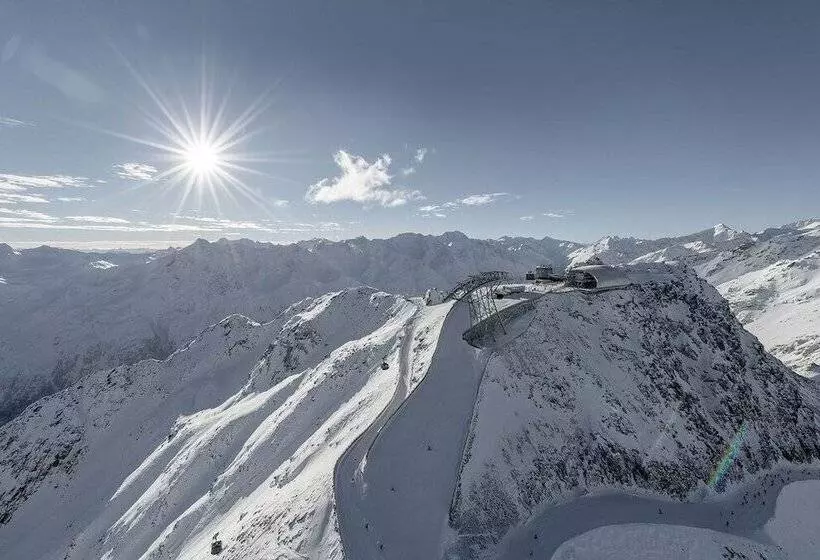 تختخواب و صبحانه Pension Edelweiss