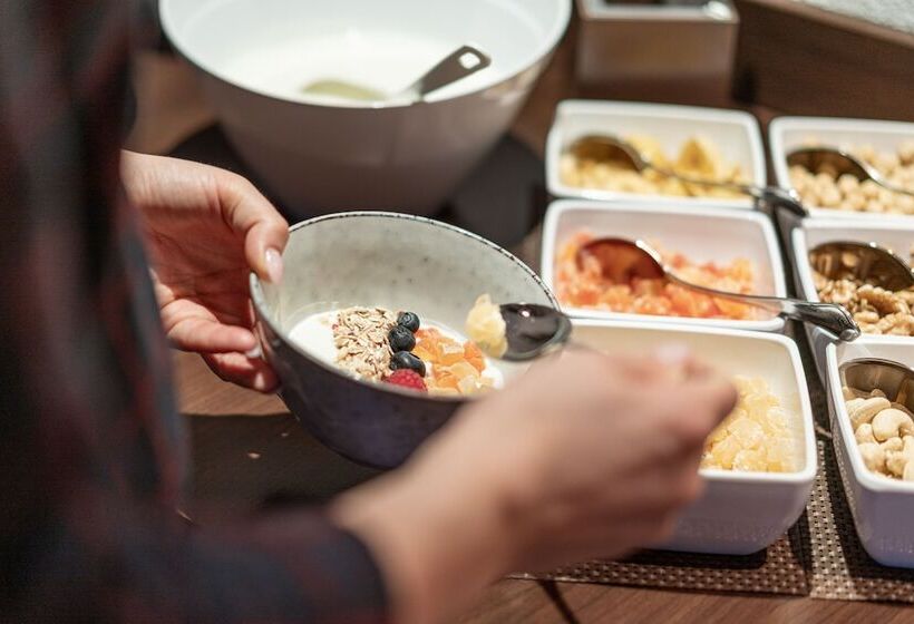 ベッドアンドブレックファースト Pension Edelweiss