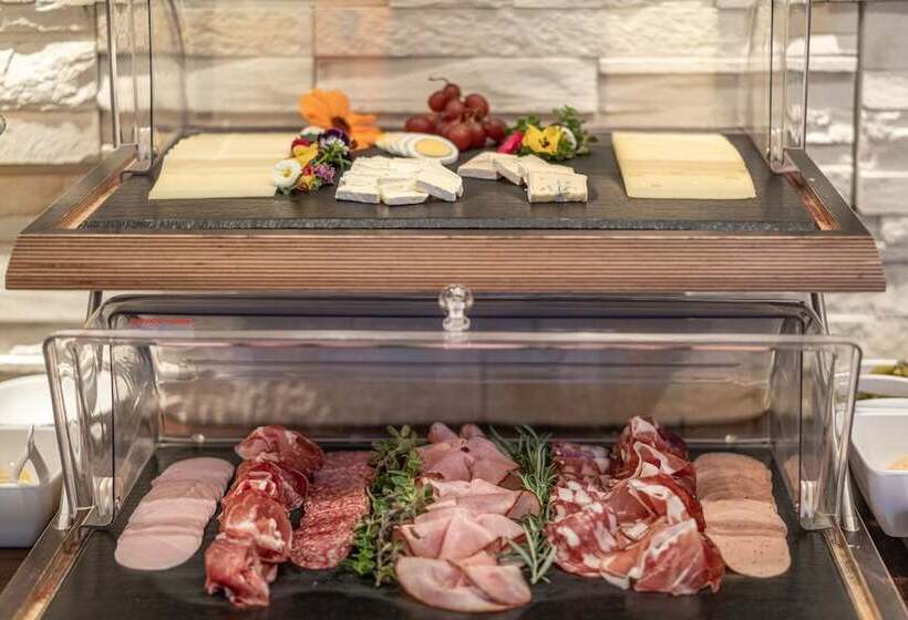 ベッドアンドブレックファースト Pension Edelweiss