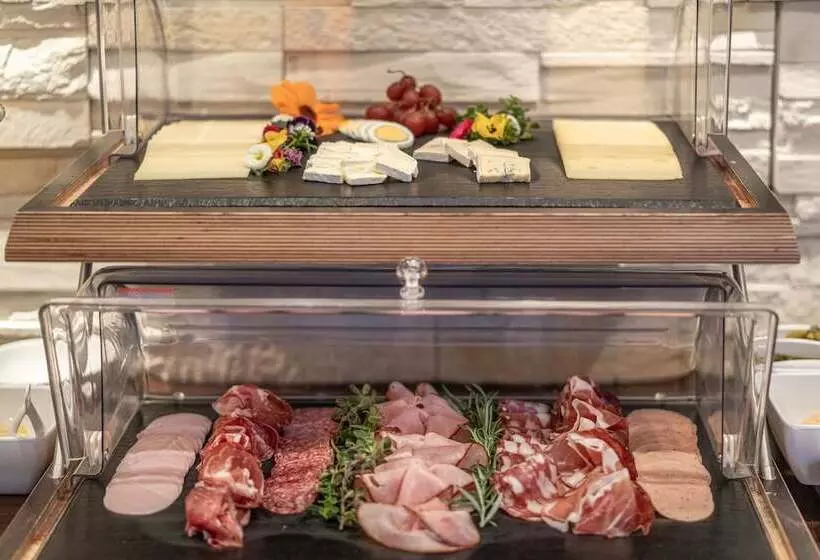 تختخواب و صبحانه Pension Edelweiss