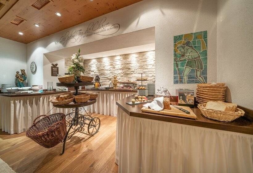 ベッドアンドブレックファースト Pension Edelweiss