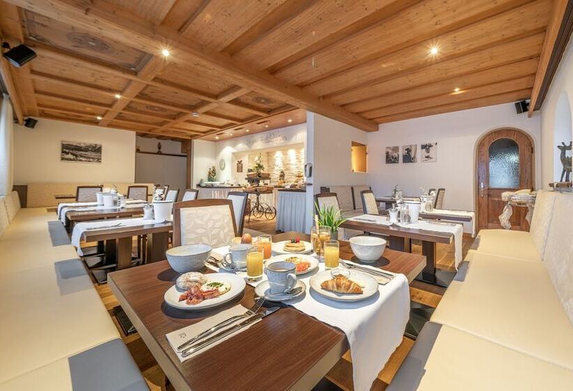 ベッドアンドブレックファースト Pension Edelweiss