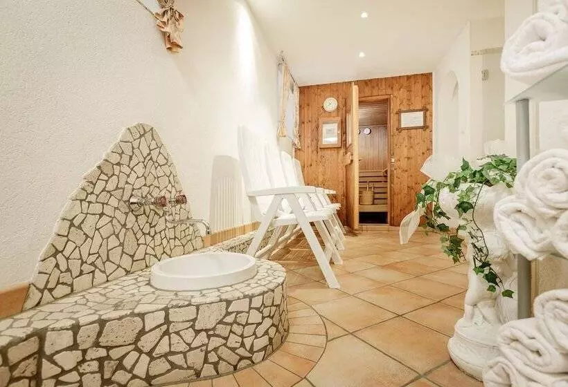 تختخواب و صبحانه Pension Edelweiss