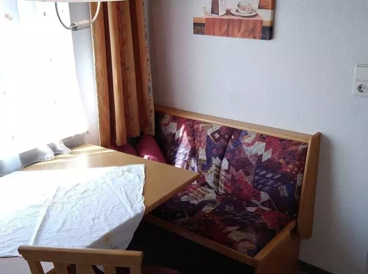 ベッドアンドブレックファースト Pension Weirather