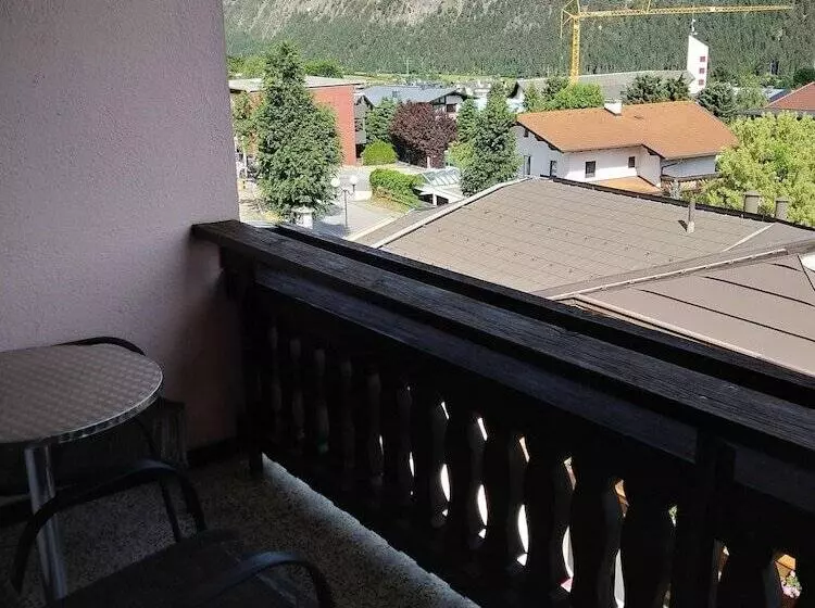 ベッドアンドブレックファースト Pension Weirather