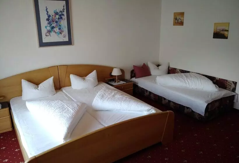 ベッドアンドブレックファースト Pension Weirather