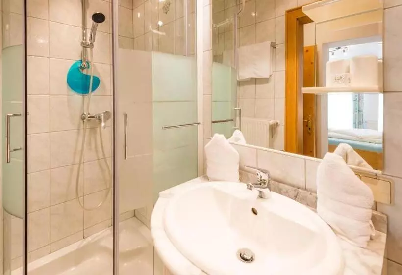 Отель Gasthof Pension Waldfriede