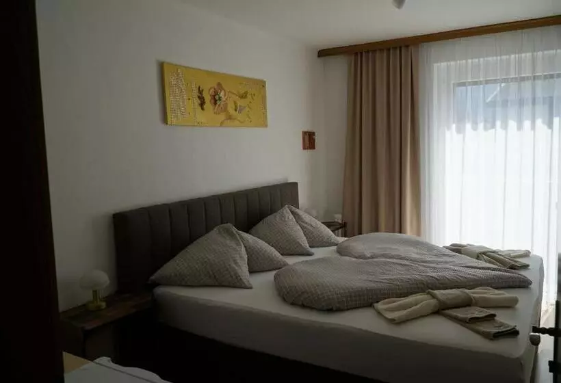 Отель Pension Ferienwohnung Rotar
