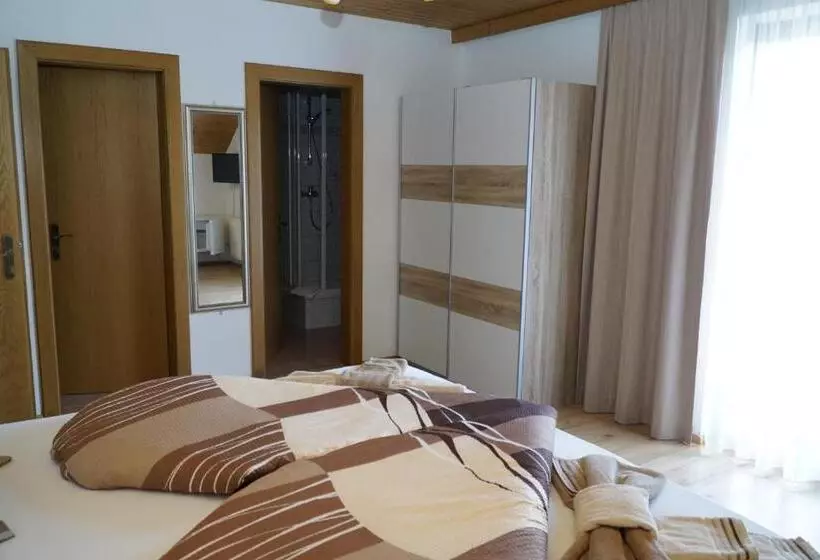 Отель Pension Ferienwohnung Rotar