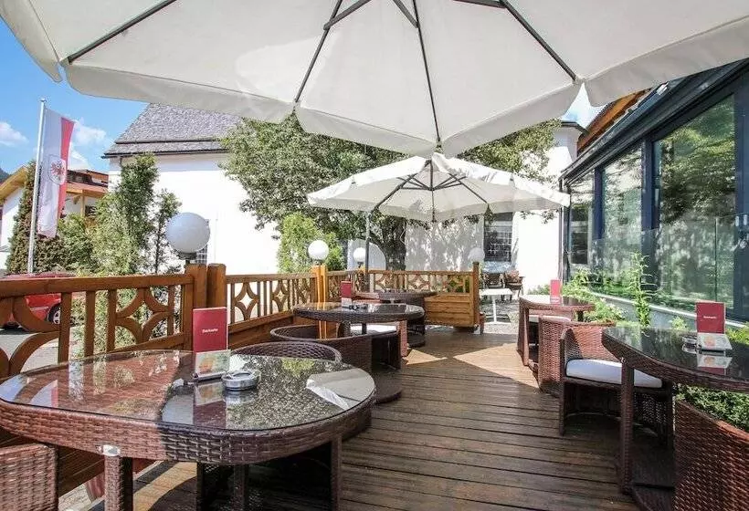 Otel Schwarzer Adler