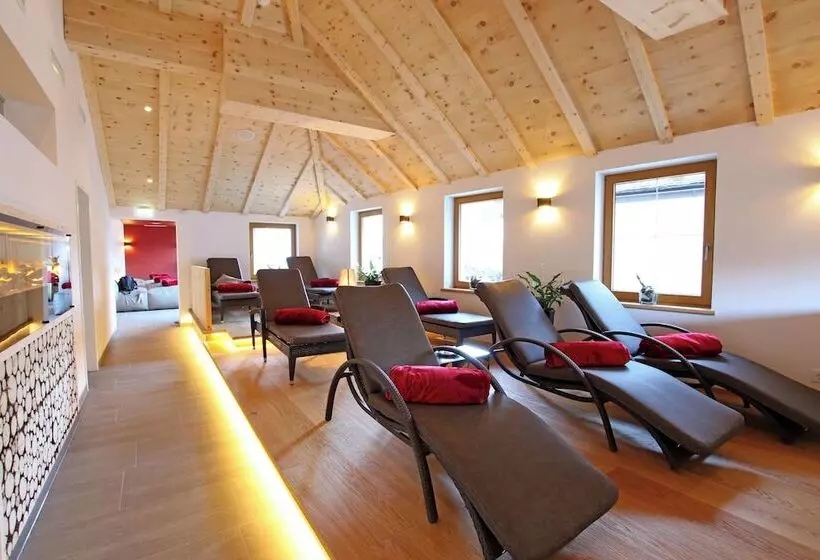 Otel Schwarzer Adler