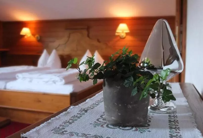 בית מלון כפרי Zur Post