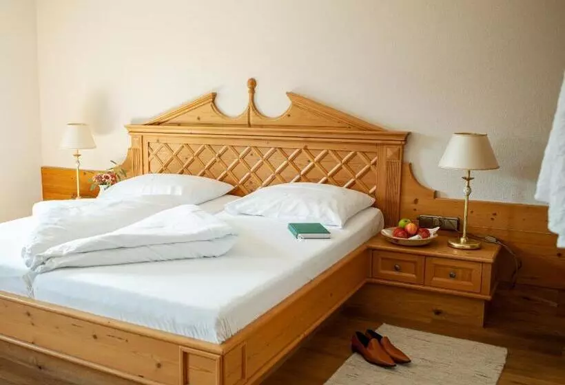 בית מלון כפרי Zur Post