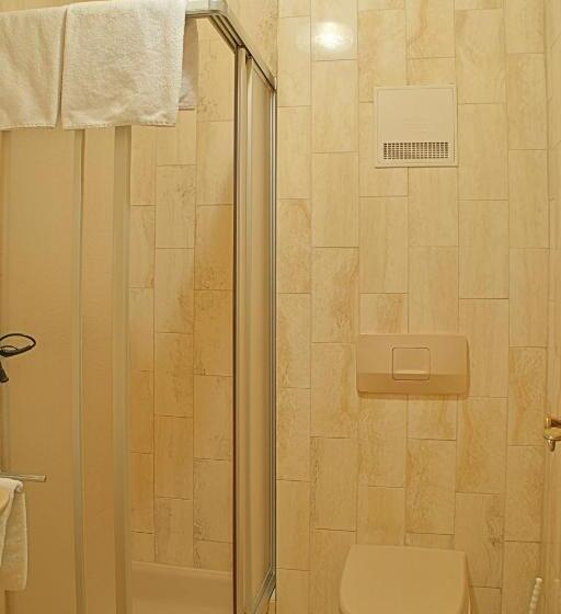 بنسيون Gästehaus Resi