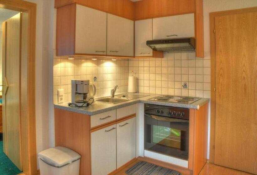 بنسيون Gästehaus Resi