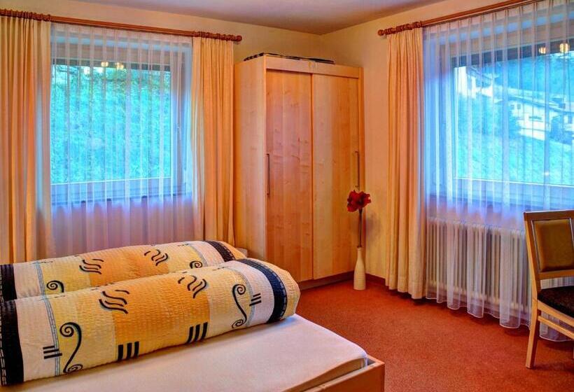 بنسيون Gästehaus Resi