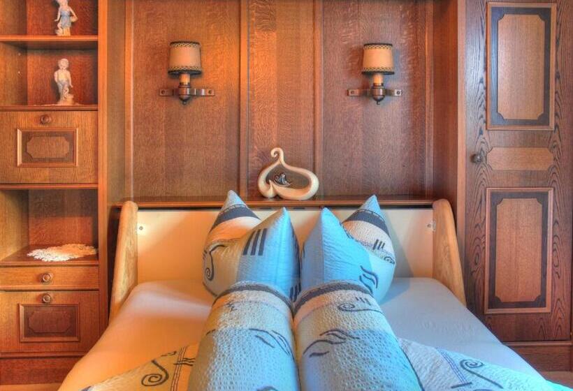 بنسيون Gästehaus Resi