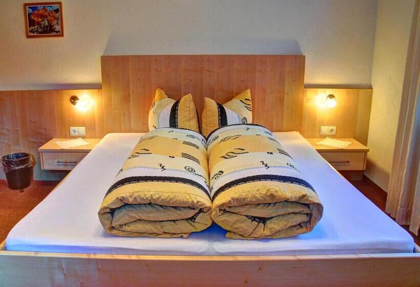 بنسيون Gästehaus Resi